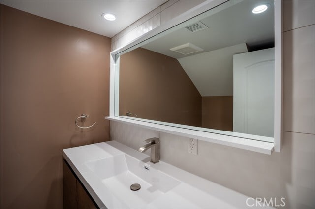 Building Photo - 4939 Laurel Canyon Blvd