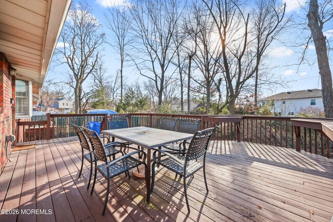 Building Photo - 573 Lloyd Rd