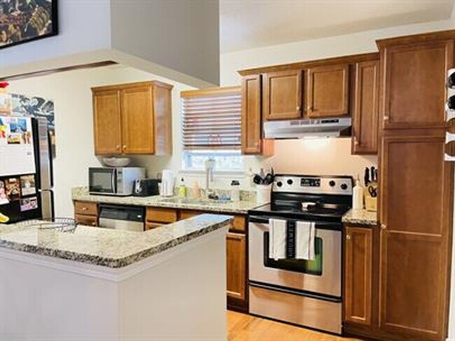 Building Photo - Charming 2BR/2BA Condo in Dilworth/South E...
