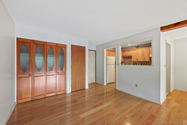 Building Photo - 85 Oxbow Dr