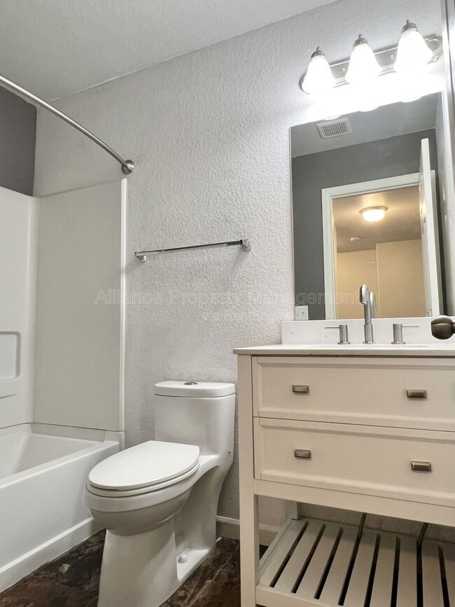 Building Photo - 2260 Covenant Heights