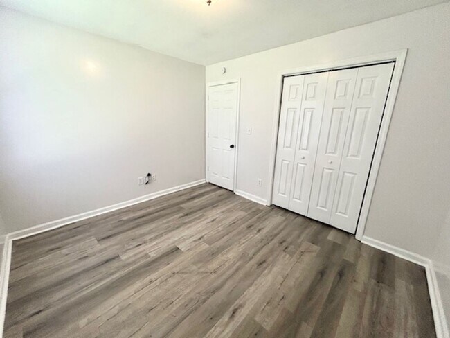 Building Photo - Beautiful 3 Bedroom 2 Bath Home in the Heart of Madison!