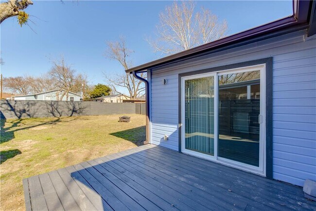 Building Photo - 4702 Bandera Rd