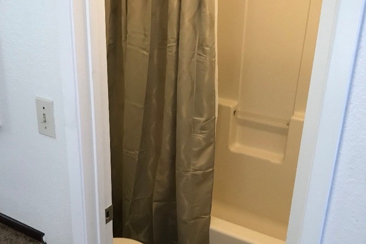 Master bathroom - 3213 Fortier St