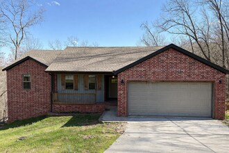 Building Photo - Private Treehouse Views - 3 Bed 2 Bath Home on Cul de sac in Bella Vista!