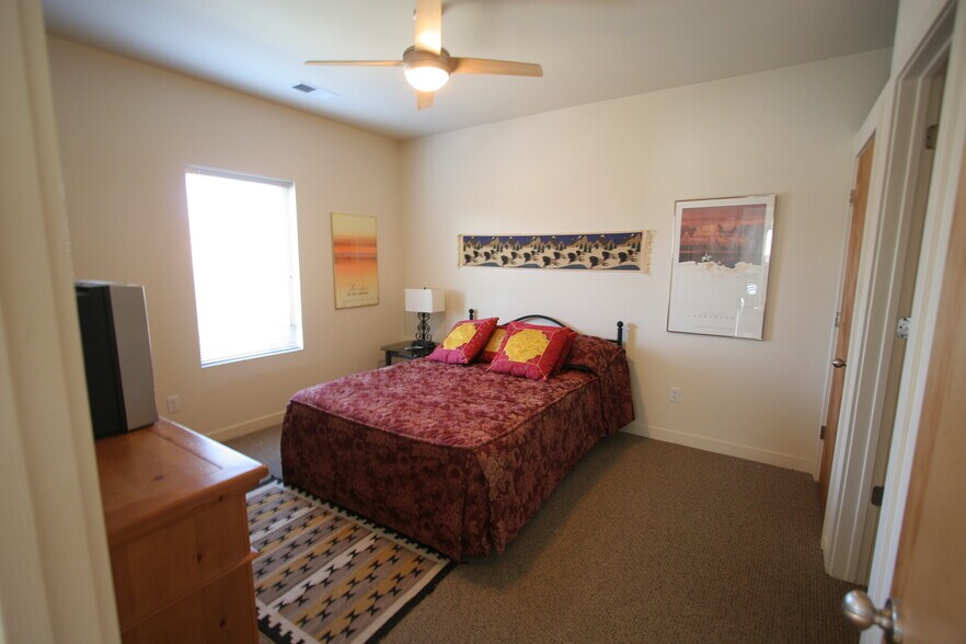 Building Photo - 315 Belvedere Ave SW