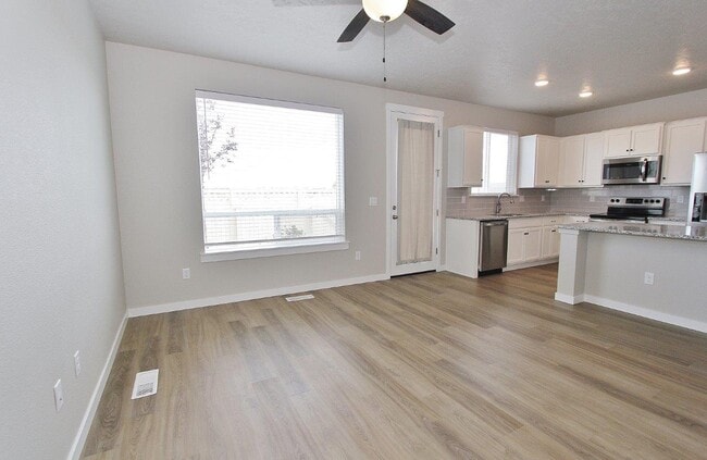 Building Photo - 496 N Tessa Ln