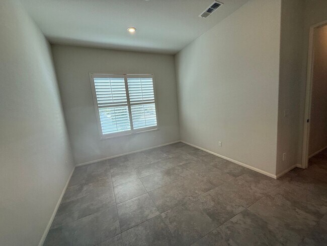 Building Photo - Dell Webb Home at Sun City ,3 Bedrooms, 3 Bathrooms, On Golf Course