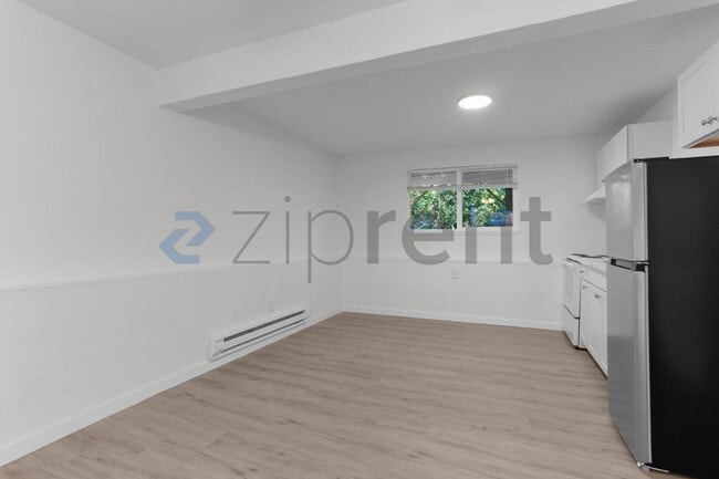 Building Photo - 1611 S 84th St