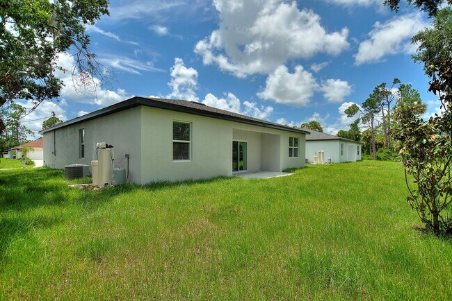 Building Photo - Deposit-Free! Modern, energy efficient hom...