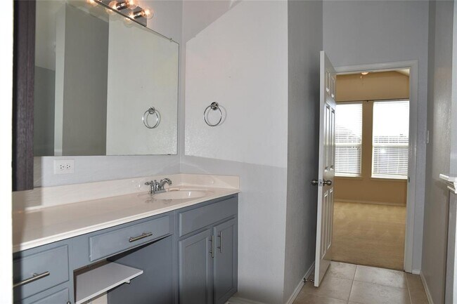 Building Photo - 4512 Sunmeadow Ln