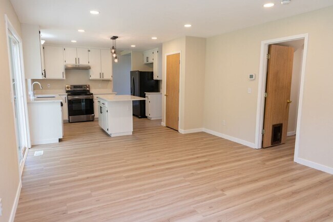 Building Photo - 4Bd/3.5Ba Mill Creek House