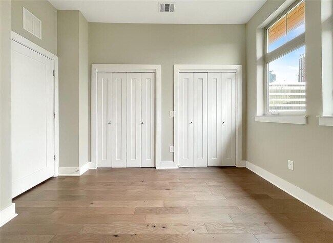 Building Photo - 908 Nueces St