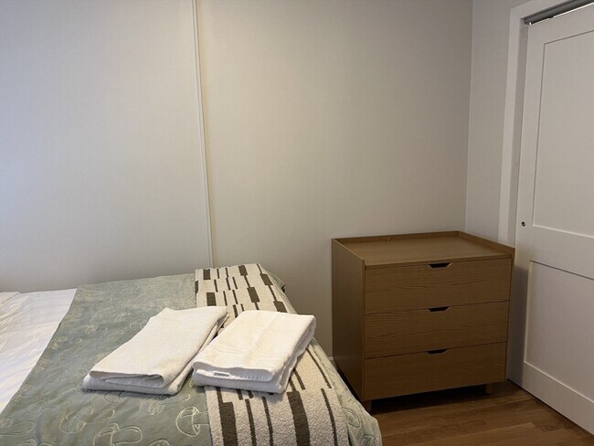 Building Photo - 35 Grove St