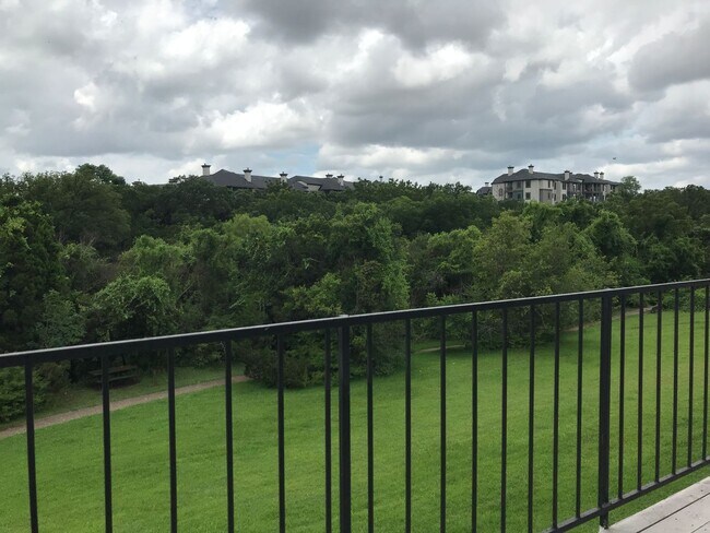 Building Photo - Great Location 2/2 BACKS TO NORTHEN WALNUT CREEK TRAIL