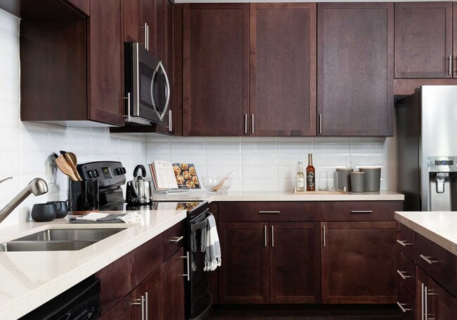 Building Photo - 5635 Diehl Trl-1814