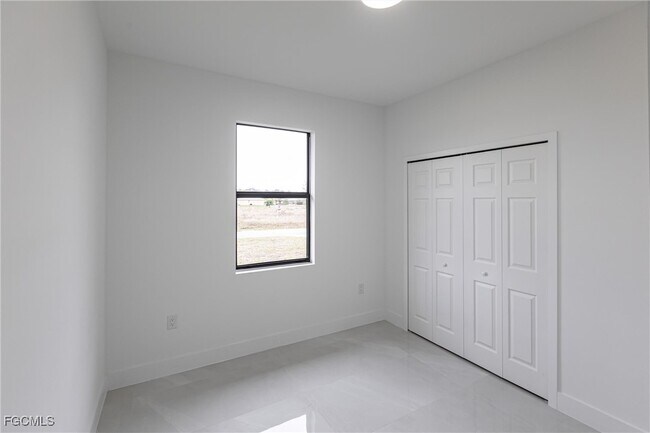 Building Photo - 3103 E 18th St