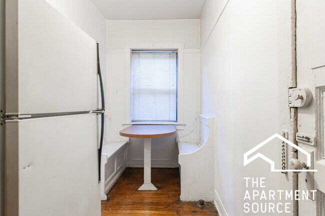 Building Photo - 3034 N Halsted St