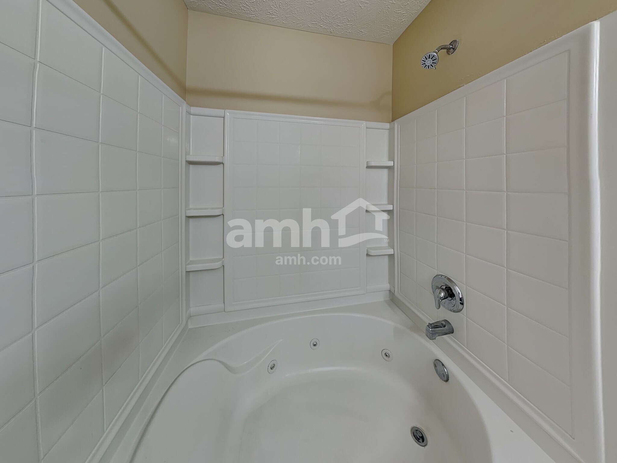 Building Photo - 5640 Rambling Dr