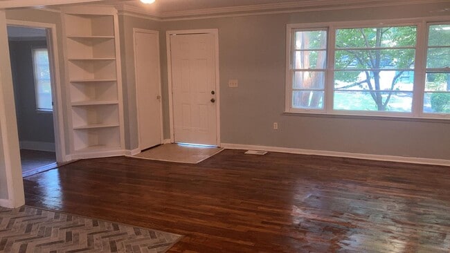 Building Photo - 2364 Brackett St SW