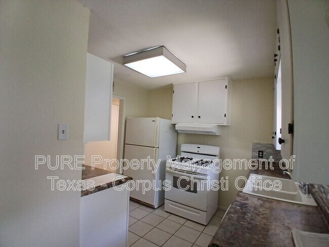 Building Photo - 4701 Prinston Dr