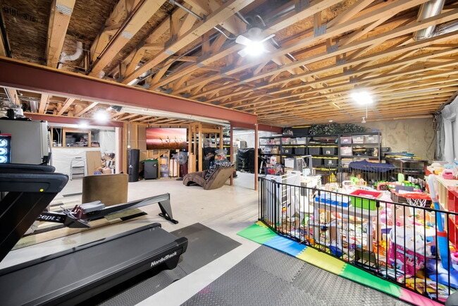 Building Photo - 1031 Ravendale Ct