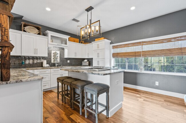 Kitchen - 574 Ryans Woods Ln