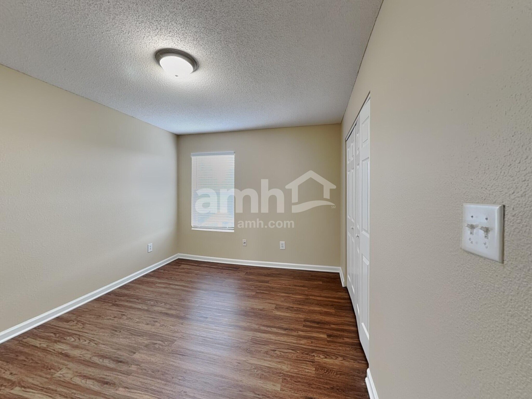 Building Photo - 897 Sunvista Dr