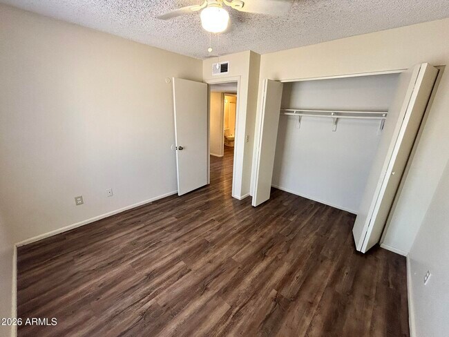 Building Photo - 3226 N Sycamore Pl