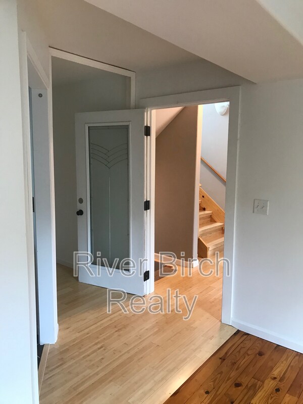 Building Photo - 1312 Monument Ave