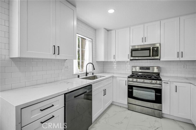 Building Photo - 13750 Hubbard St