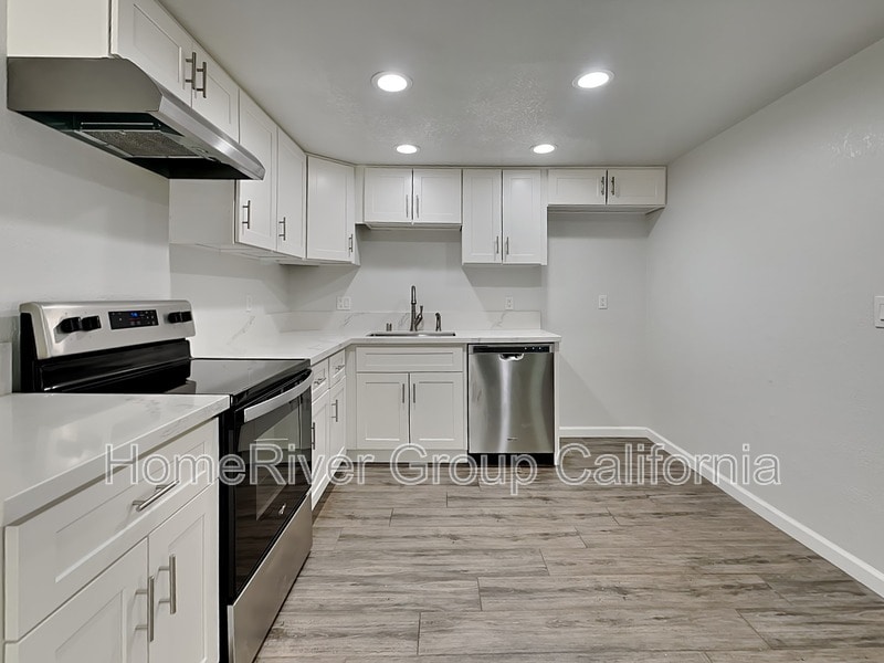 Building Photo - 5901 Spring Glen Dr