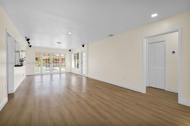 Building Photo - 5781 SW 25th St