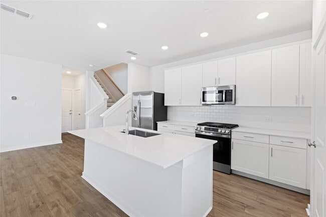 Building Photo - 8119 Danson Ln