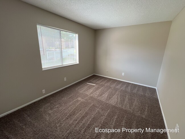 Building Photo - 3 Bedroom 2 Bathroom in Robinwood Condomin...