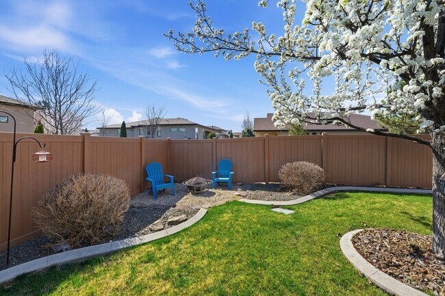 Building Photo - 5850 N Rio Lomas Ave