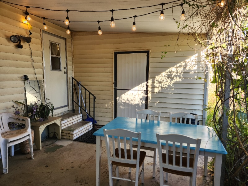 Building Photo - 420 49th St E