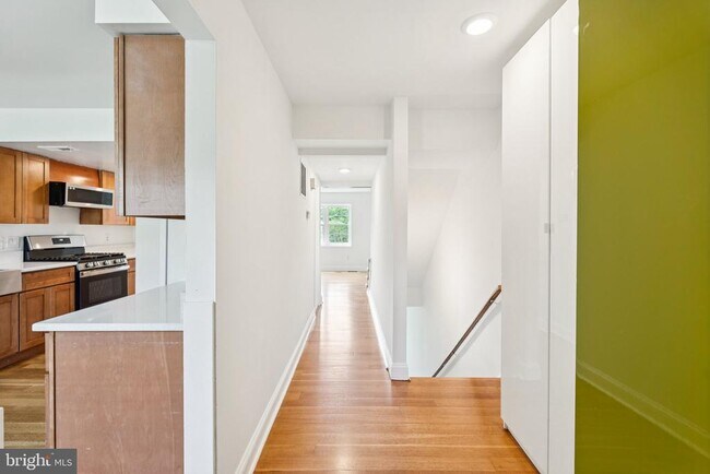 Building Photo - 14844 Cherrydale Dr