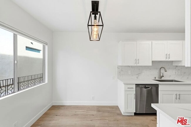 Building Photo - 612 Huntley Dr