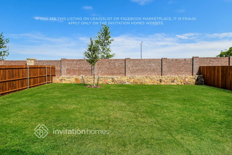 Building Photo - 1712 Poptic Ln