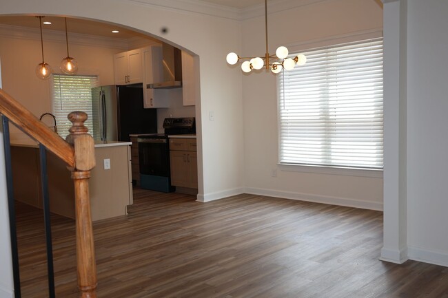 Building Photo - 3 Bedroom Single Family Home (Newly Renova...