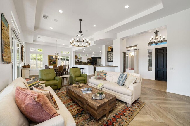 Building Photo - 96 Vía Bella