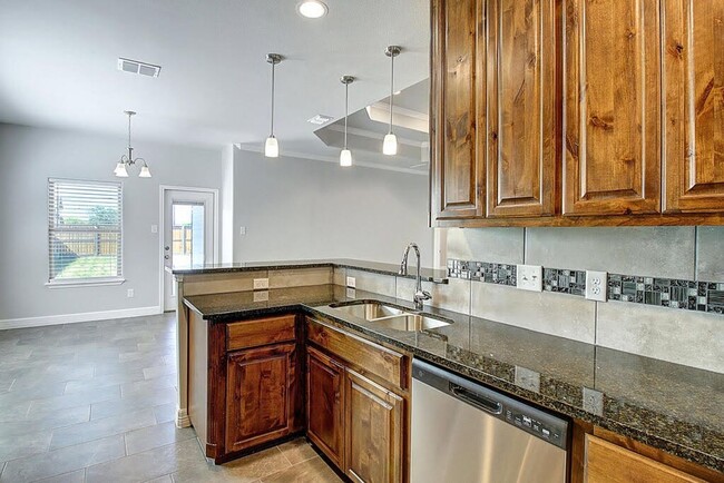 Building Photo - 7522 Sable Creek Dr