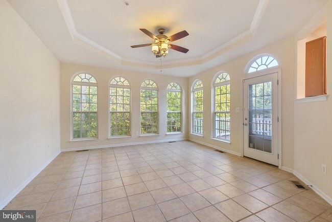 Building Photo - 15303 Glastonbury Way