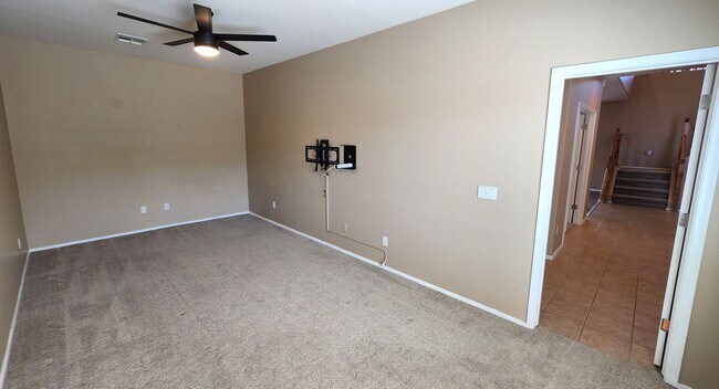 Building Photo - 4 Bedroom Home in the Sun Grooves Communit...