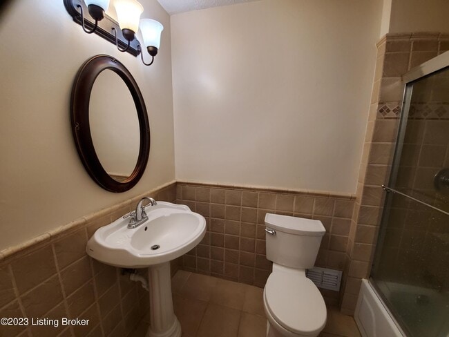 Building Photo - 9211 N Pirogue Ct