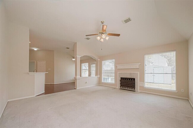 Building Photo - 18014 Still Springs Ct