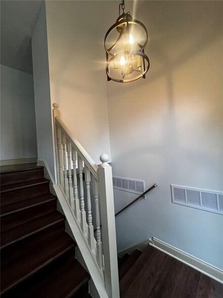 Building Photo - 11 Harvest Way