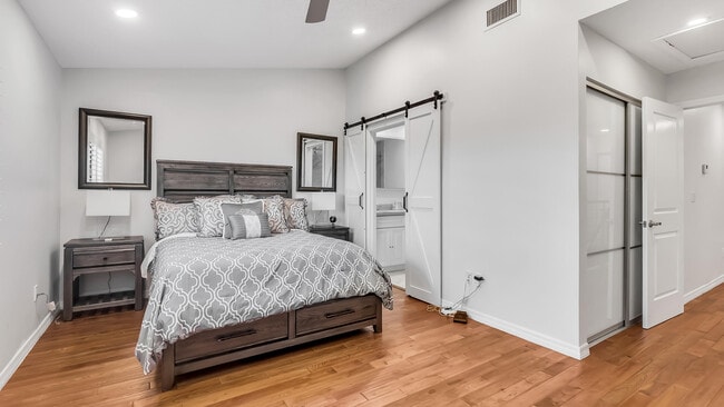 Building Photo - 240 Captains Walk