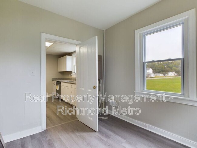 Building Photo - 1812 Gatewood Ave